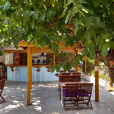 Tropicana Ξενοδοχείο *